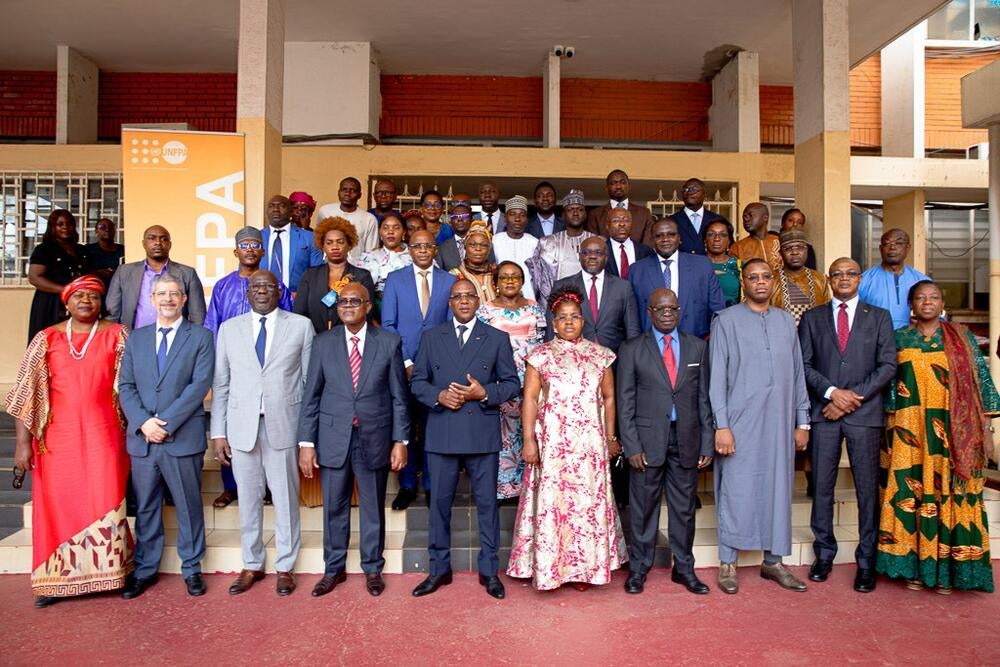Photo de famille. Photo: @UNFPACameroun/Mai 2025