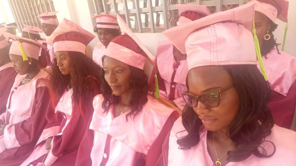 25 midwives graduate from the Garoua Midwifery School.