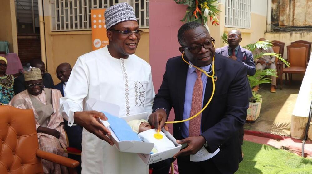 UNFPA retroceded to the Ministry of Public Health, information technology, medical and didactic equipment dedicated to 25 nursing and midwifery schools in Cameroon. Dr. Sennen Hounton, UNFPA Regional Director and Dr. Manaouda Malachie, Minister of Public Health, presenting a sample to the public. Photo: UNFPA Cameroon/November 2024